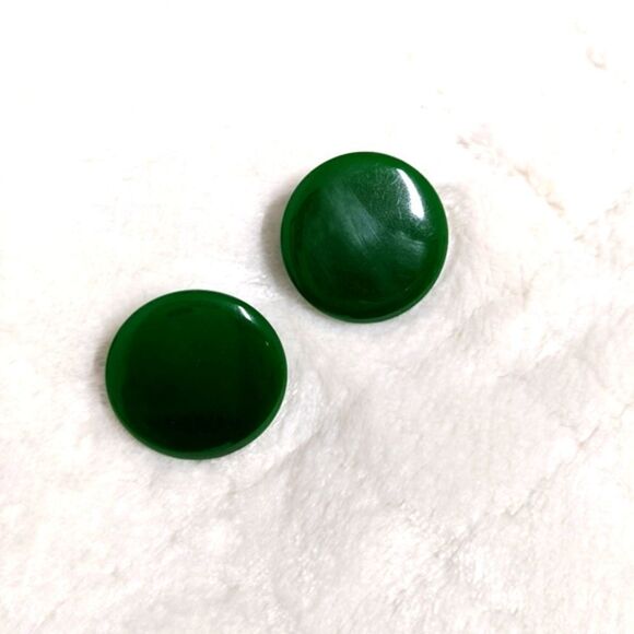 Vintage 60's Bakelite Spinach Green Disc Clip Earrings - Picture 10 of 10